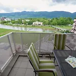 River View Daire